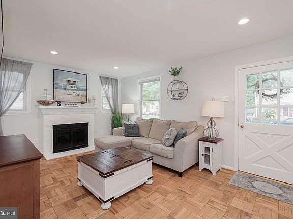 3rd image of 2918 Adams Pl
