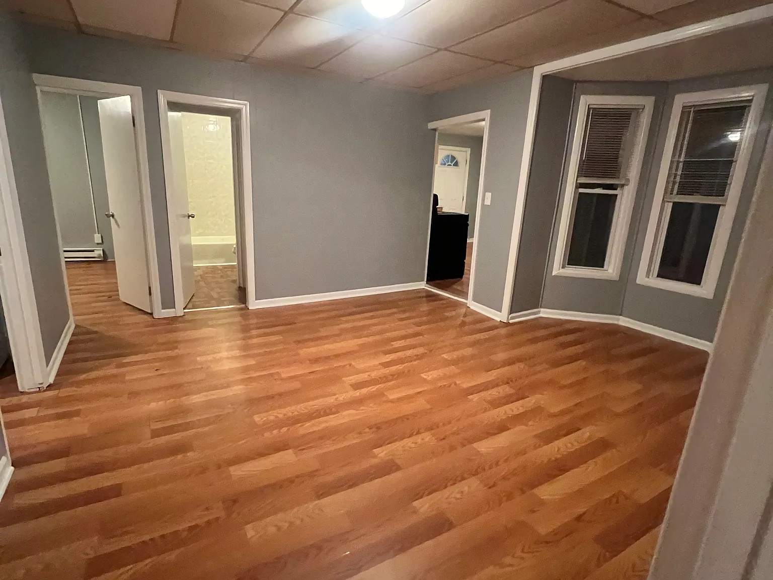 3 bed, 900 sqft, $2,000 — Photo 4