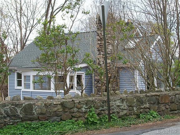 4th image of 3347 Mohegan Ave