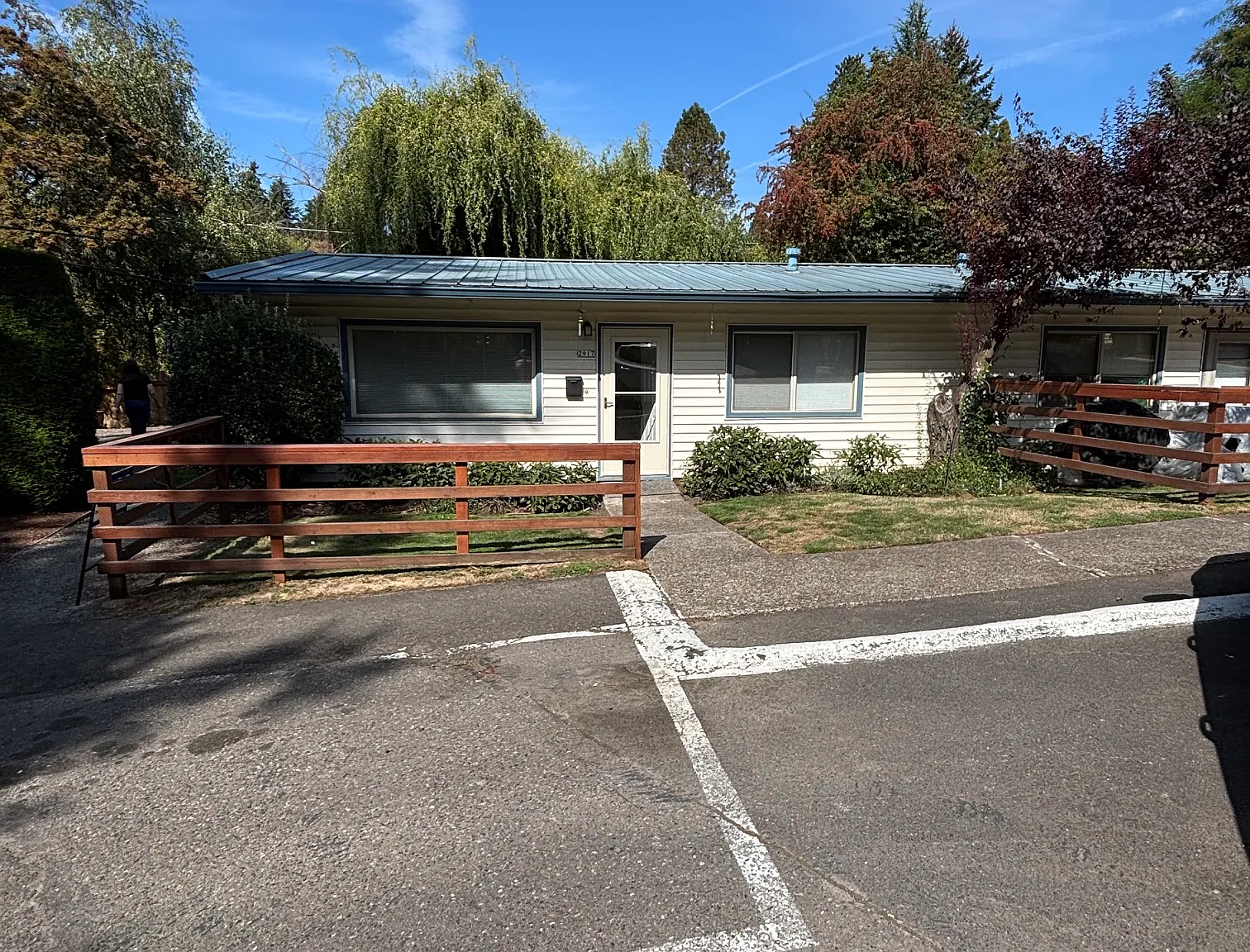 2 bed, 800 sqft, $1,900 — Photo 1