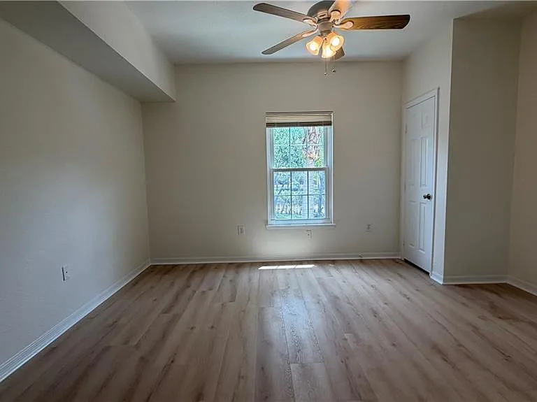 23500 Walden Center Dr #210 — Photo 12
