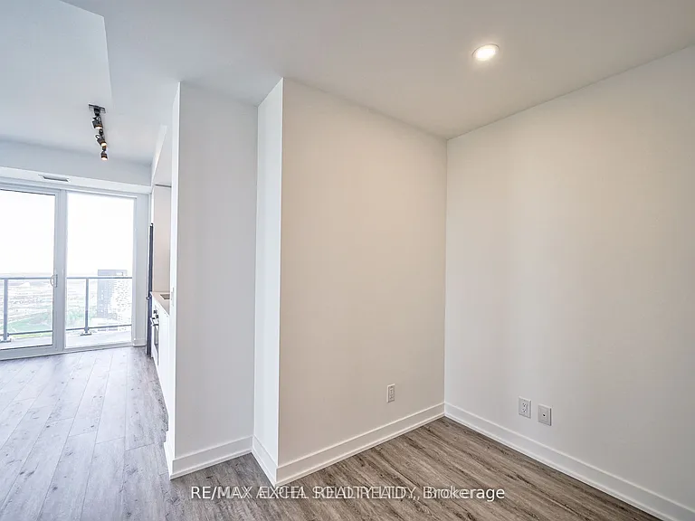 5 Defries St #3402 — Photo 9