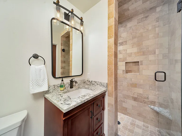 Mahoney Dr — Photo 23