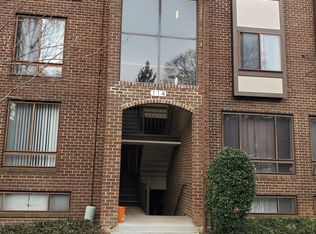 114 Roberts Ln APT 301, Alexandria, VA 22314