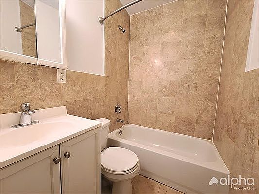 4th image of 1431 York Ave #4B