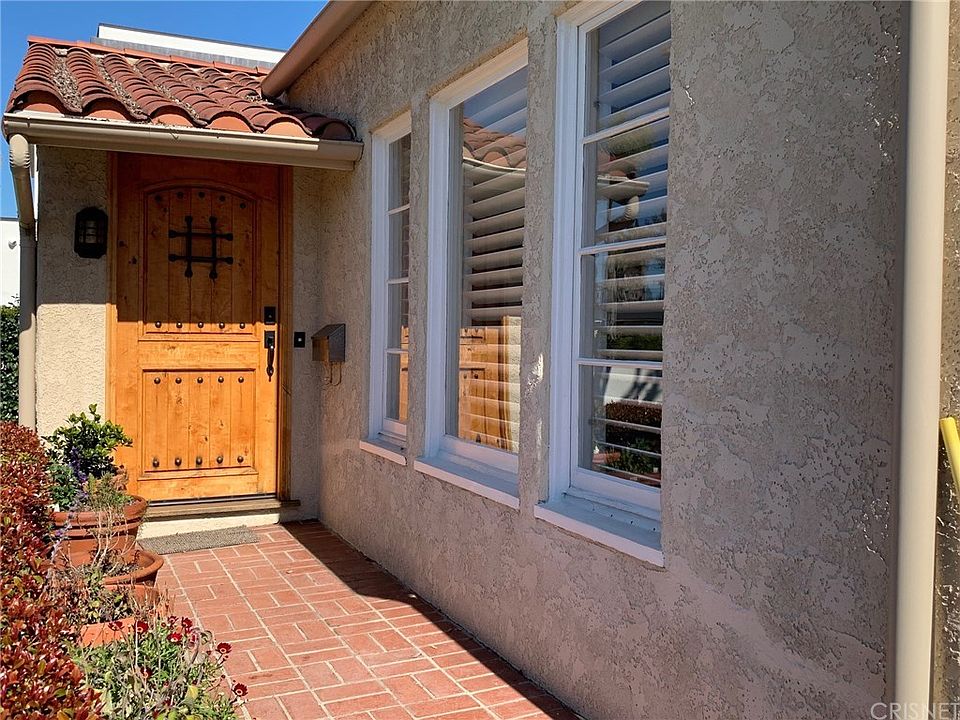 2nd image of 5422 Murietta Ave