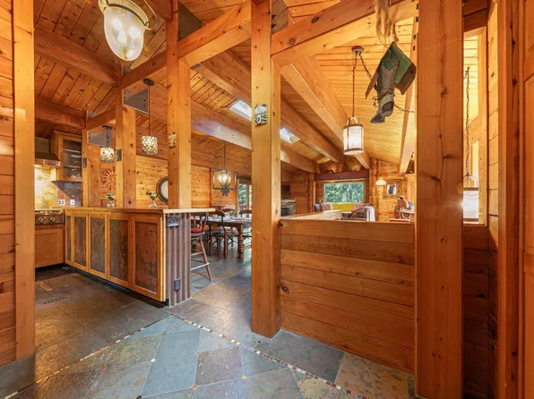 12817 Stockholm Way, Truckee, CA 96161