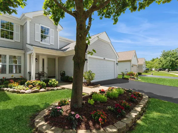929 Fox Chase Dr, Round Lake Beach, IL 60073