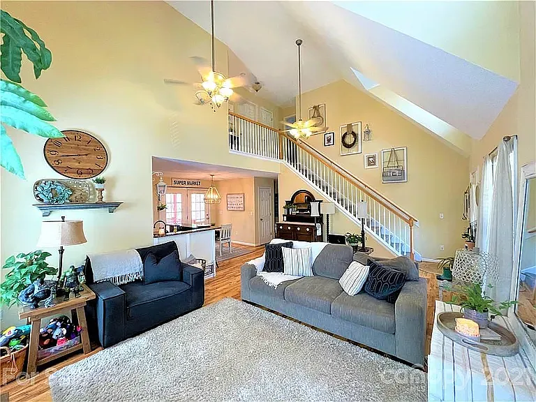 17 Grove Garden Ave — Photo 5