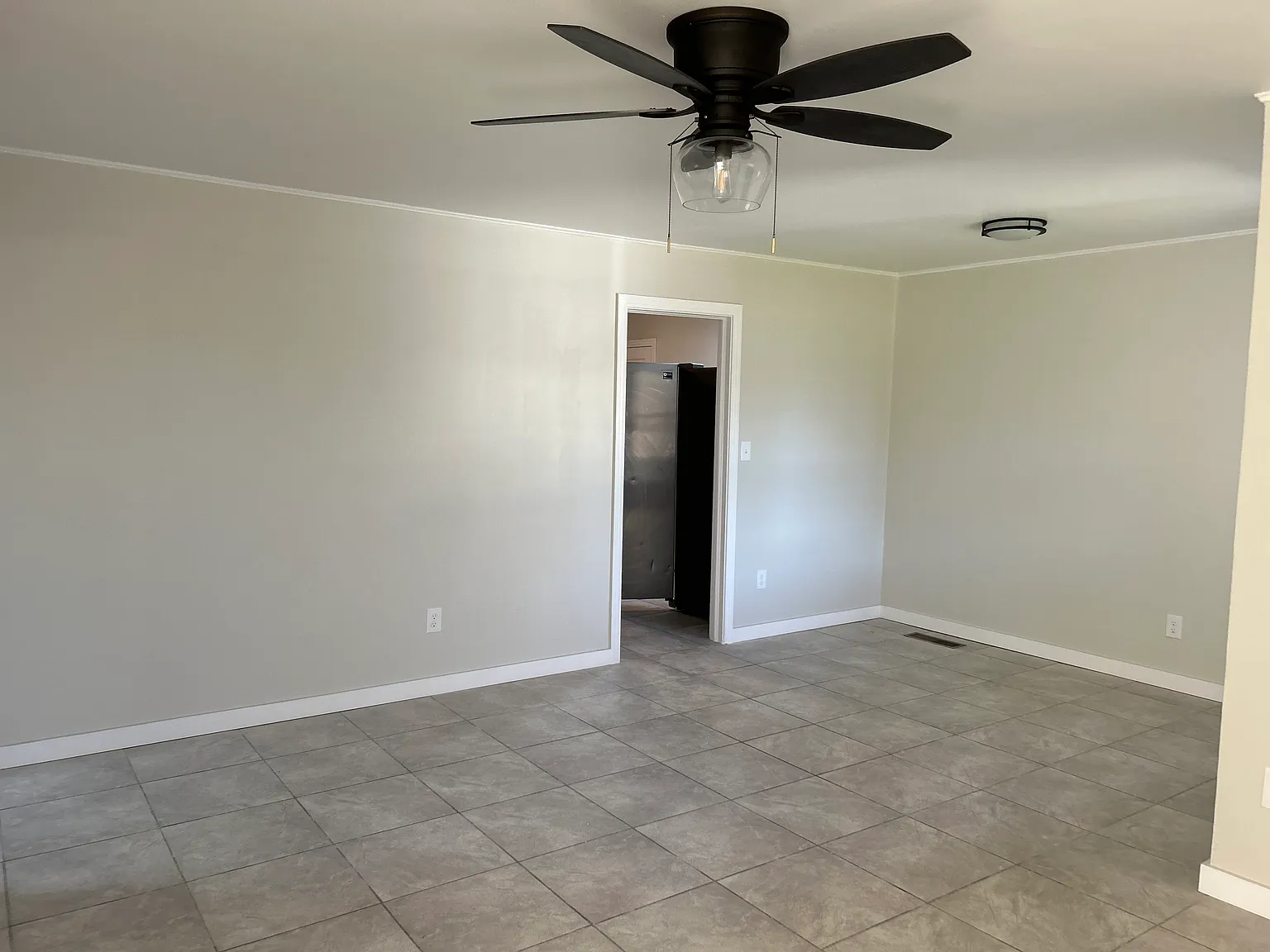 3 bed, 1150 sqft, $1,600 — Photo 4