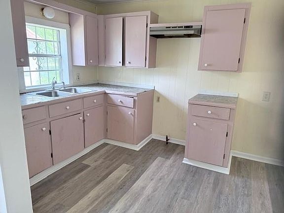 3rd image of 1618 Caddo St