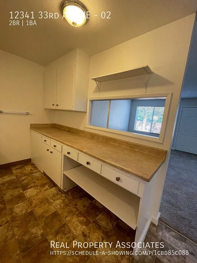 Pet friendly, Ground floor, 2 bed, 1 bath apartment w/storage (MI special) — Photo 4
