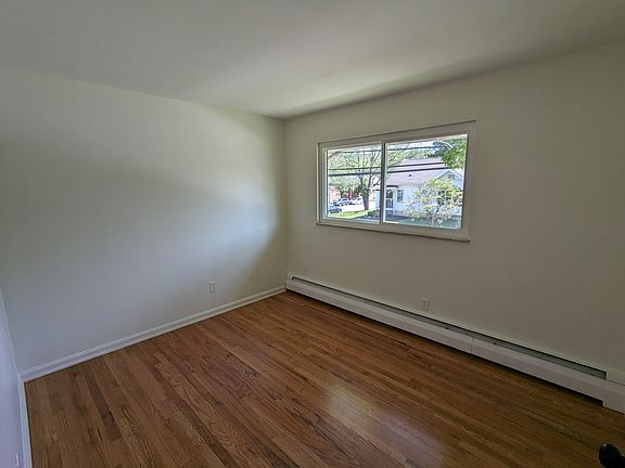 4th image of 1501 Beacon St #3