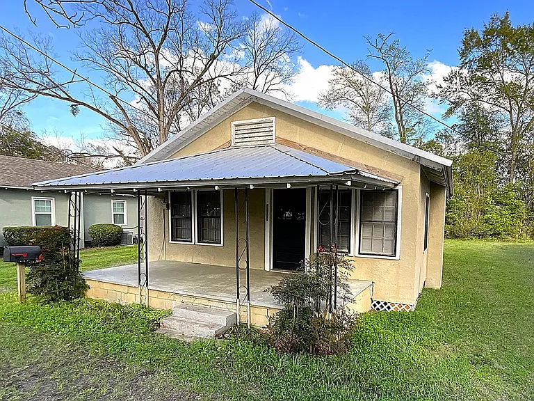 2992 Jefferson St — Photo 1