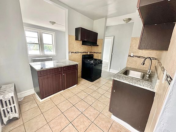 2nd image of 90 Fairmount Ter #417