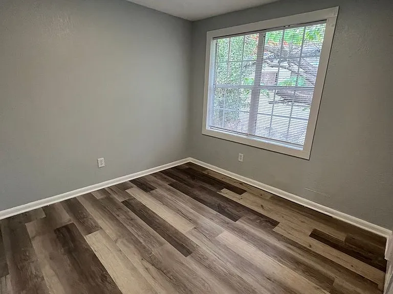 1137 Edith Ave — Photo 7