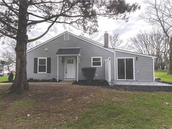 2nd image of 10 Sharpsburg Ct