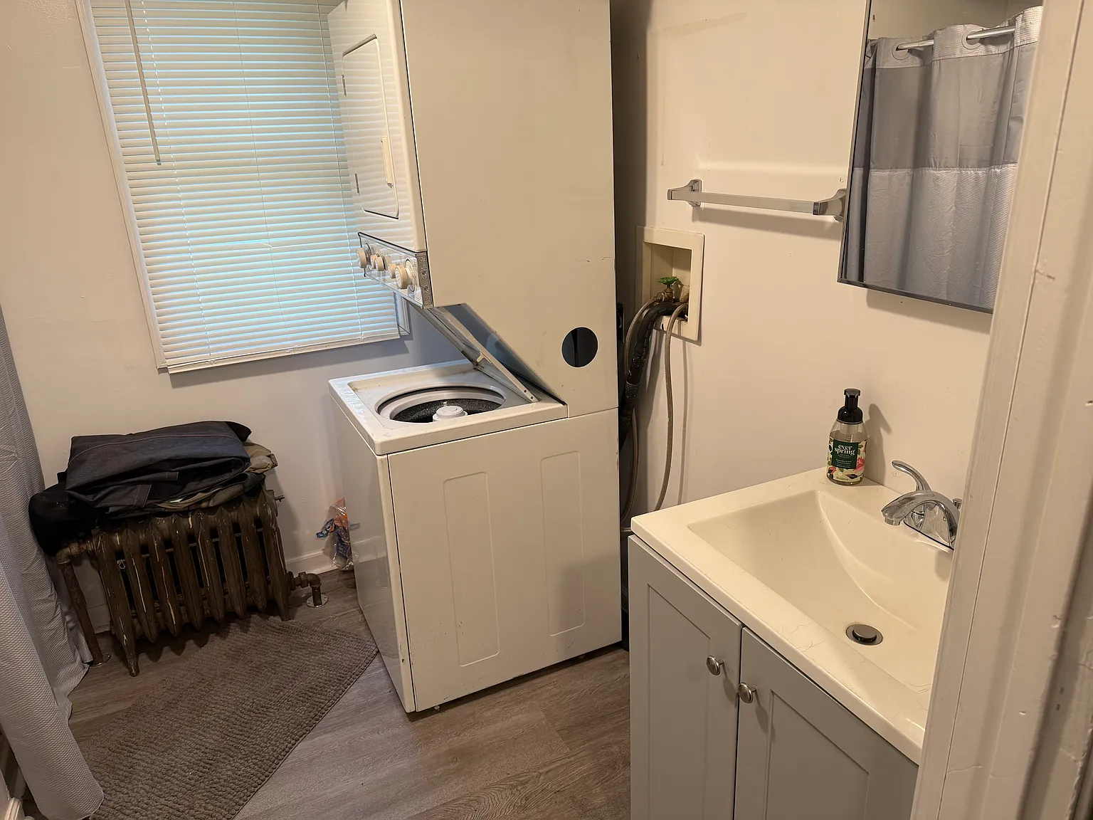 3 bed, 1029 sqft, $1,600 — Photo 2