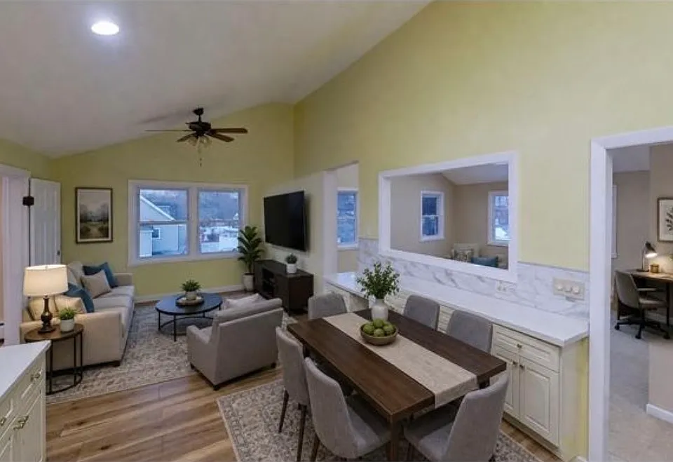 52 Rockefeller St #2