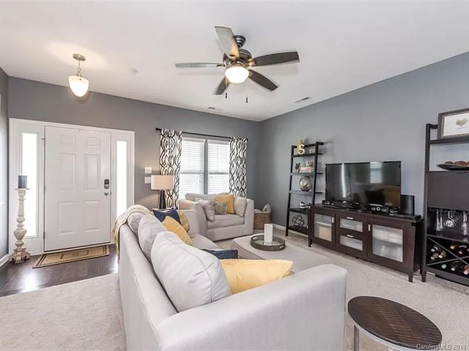 3 bed, 2.5 bath, 1800 sqft, $2,300 — Photo 4
