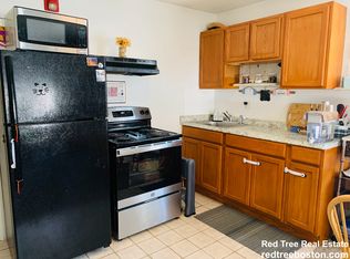 65 Crocker St APT 5, Mansfield, MA 02048