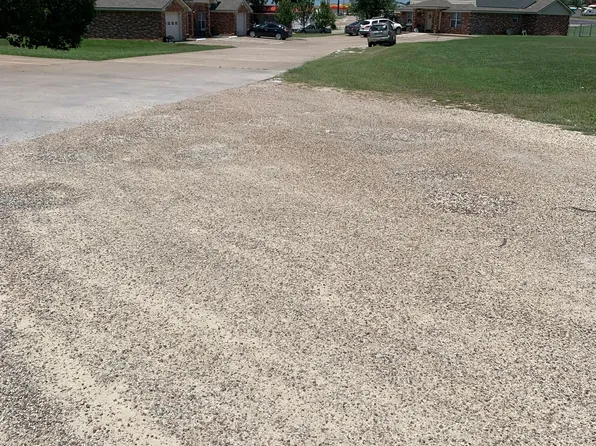 378 S Memorial St APT 402, Riesel, TX 76682