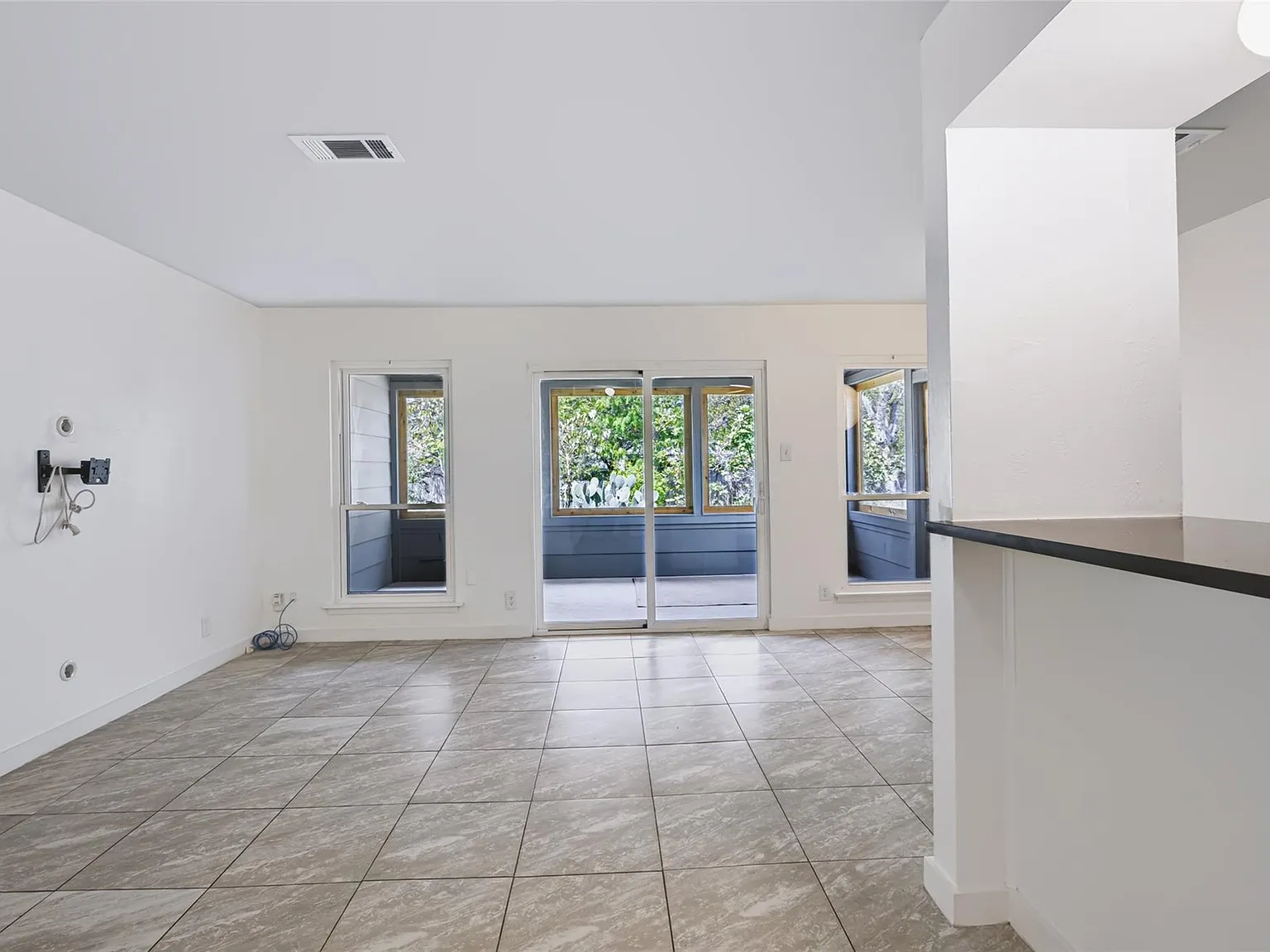 3 bed, 2.0 bath, 1516 sqft, $2,795 — Photo 3
