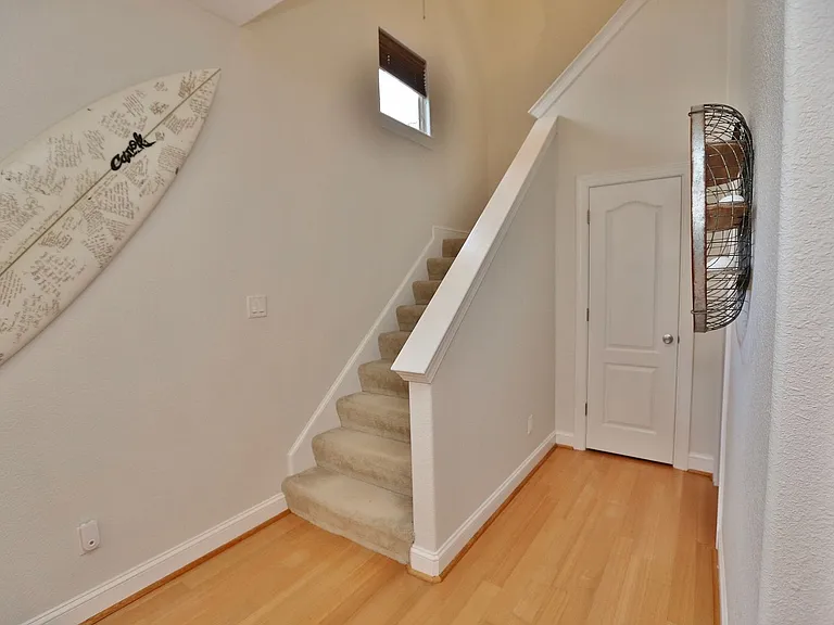 613 Lake Dr — Photo 21
