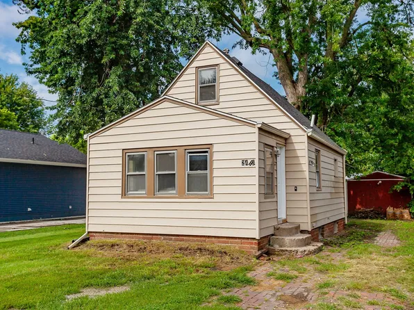 2416 E 38th Ct, Des Moines, IA 50317