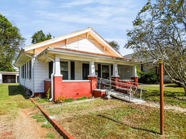 305 E 2nd St, Tuscumbia, AL 35674