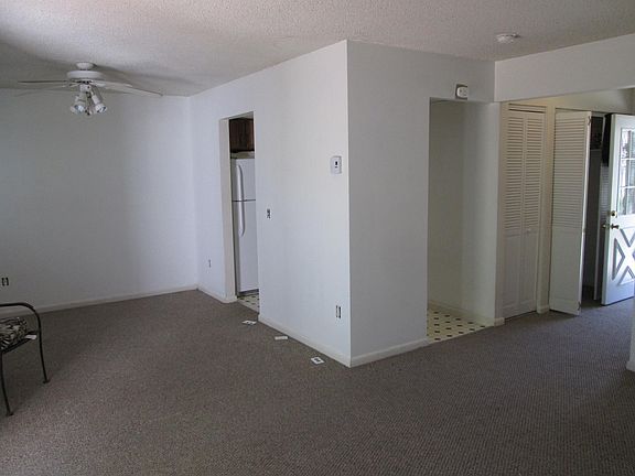 3rd image of 27 Queensway