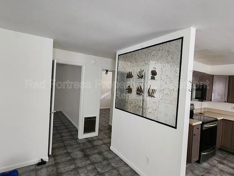 19095 Holly Rd — Photo 3