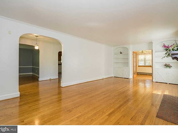 4th image of 1133 Drexel Ave