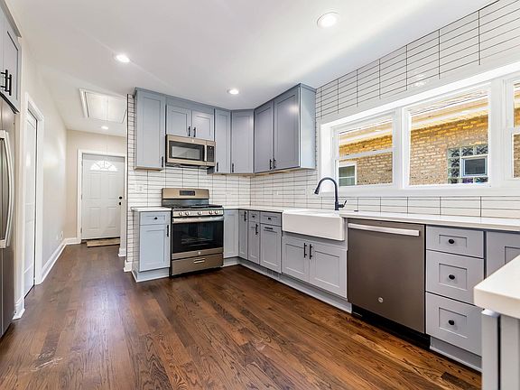 5th image of 3136 Harvey Ave