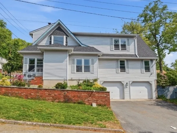 31 Knoble Pl, Hawthorne Boro, NJ 07506