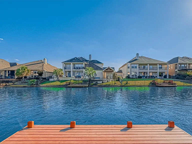 17827 Circular Quay Ln — Photo 44