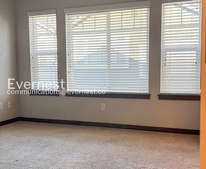 129 SW 185th Ln — Photo 8