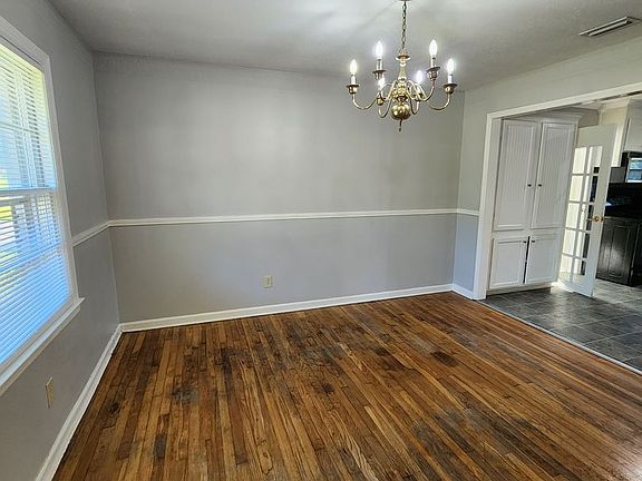 4th image of 1213 McRee Dr