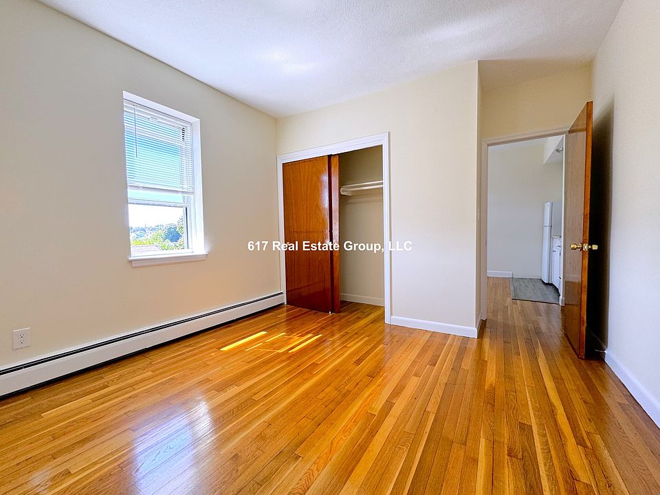 2nd image of 168 Beacon St APT 23