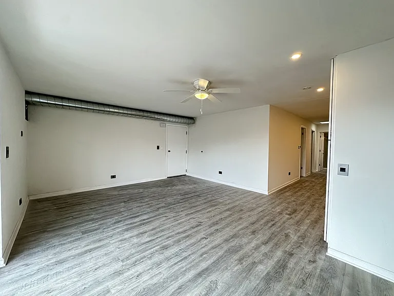 5947 W Montrose Ave #2R — Photo 8
