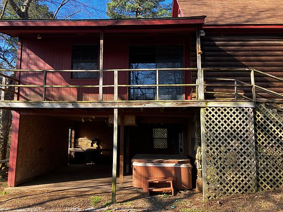3rd image of 84 Crosby Ln