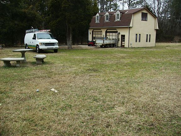 LARGE Fenced ~1 Acre Yard