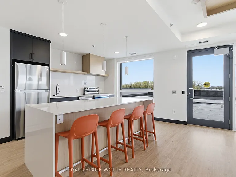 1333 Weber St E #603 — Photo 30
