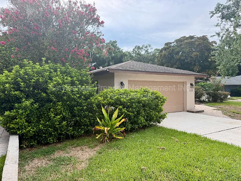 423 Whispering Oaks Ct — Photo 41
