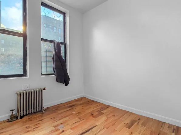 206 Audubon Avenue image 8 of 11