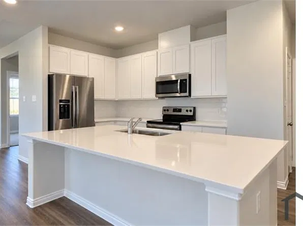 7908 Bald Cypress Rd, Fort Worth, TX 76123