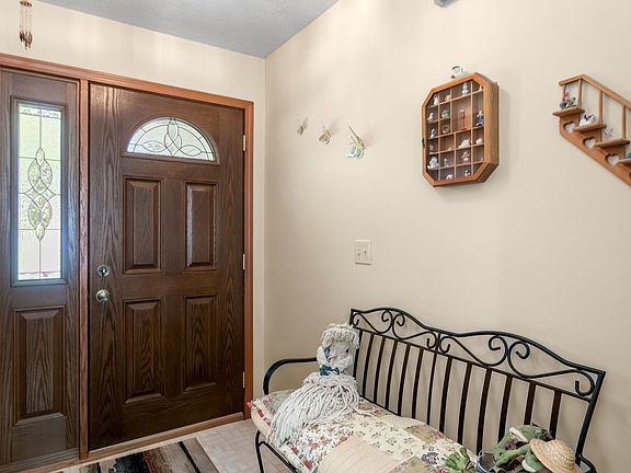 3rd image of 54818 Sunset Ct