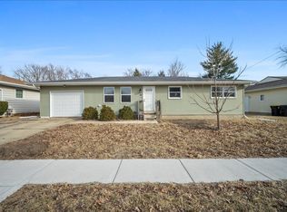 15 Brookwood Dr, Normal, IL 61761