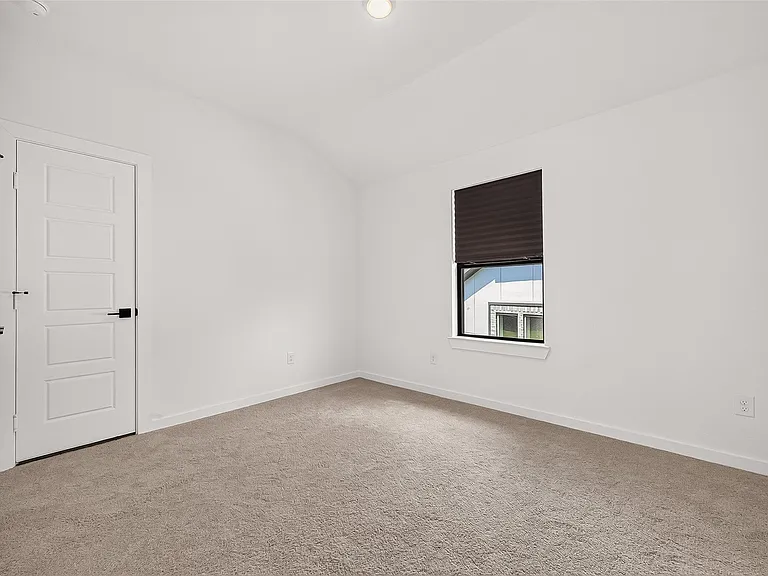 29746 Bur Creek Ln — Photo 40