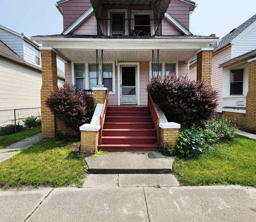1st image of 2056 Yemans St